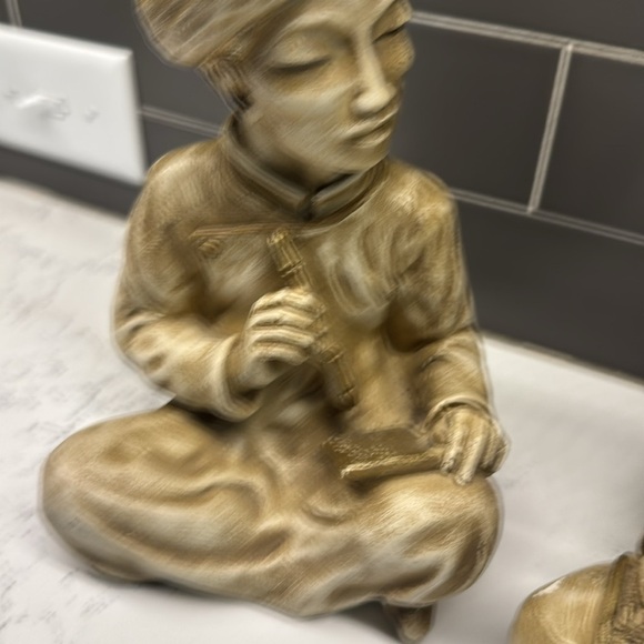 Vintage Elegant Ceramic Figurine Set in Gray - Picture 13 of 15